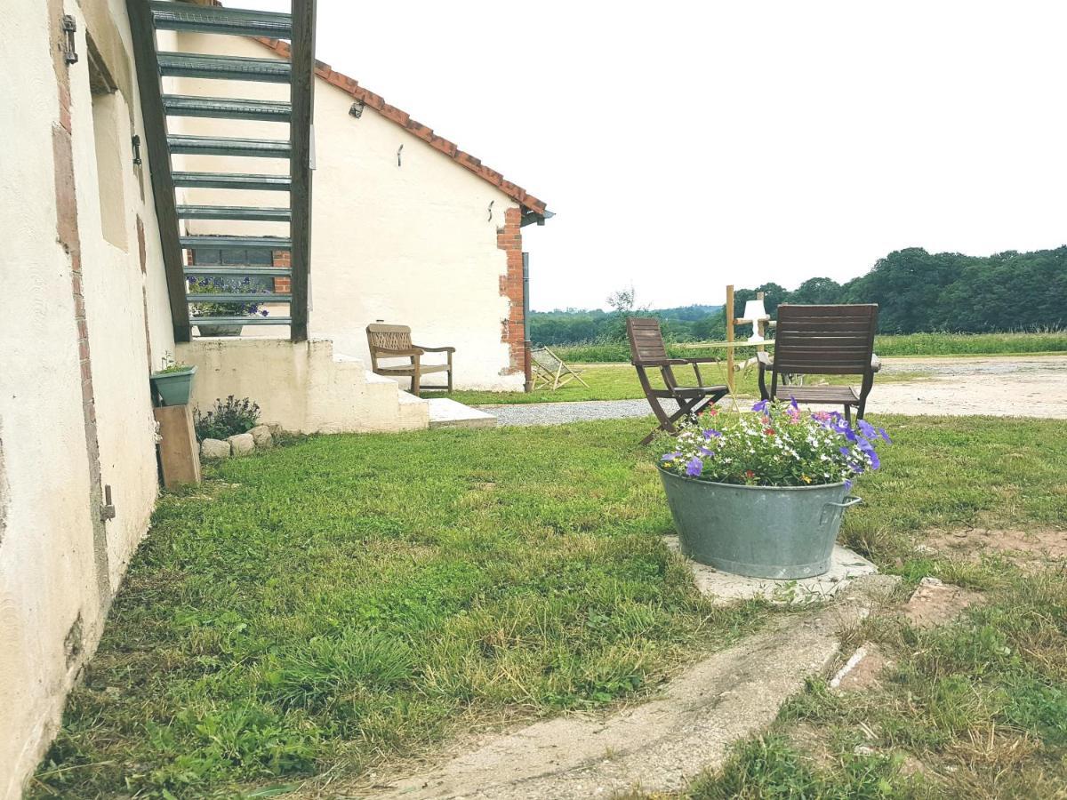 Domaine Du Bois Chaumet Bed & Breakfast Couzon Exterior foto